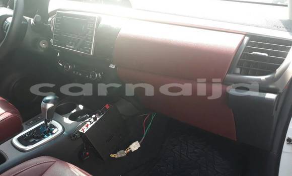 Acheter Occasion Voiture Toyota Hilux Blanc à Lagos, État de Lagos Acheter Occasion Voiture Toyota Hilux Blanc à Lagos, État de Lagos
