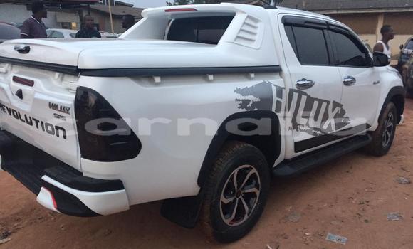 Buy Used Toyota Hilux Surf White Car in Lagos in Lagos State Buy Used Toyota Hilux Surf White Car in Lagos in Lagos State