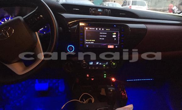 Acheter Occasion Voiture Toyota Hilux Surf Blanc à Lagos, État de Lagos Acheter Occasion Voiture Toyota Hilux Surf Blanc à Lagos, État de Lagos