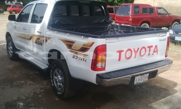 Acheter Occasion Voiture Toyota Hilux Blanc à Lagos, État de Lagos Acheter Occasion Voiture Toyota Hilux Blanc à Lagos, État de Lagos