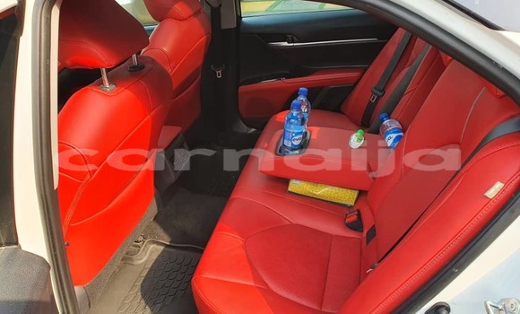 Acheter Occasion Voiture Toyota Camry Blanc à Lagos, État de Lagos Acheter Occasion Voiture Toyota Camry Blanc à Lagos, État de Lagos