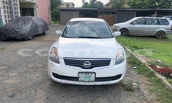 Buy Used Nissan Altima White Car in Lagos in Lagos State Buy Used Nissan Altima White Car in Lagos in Lagos State