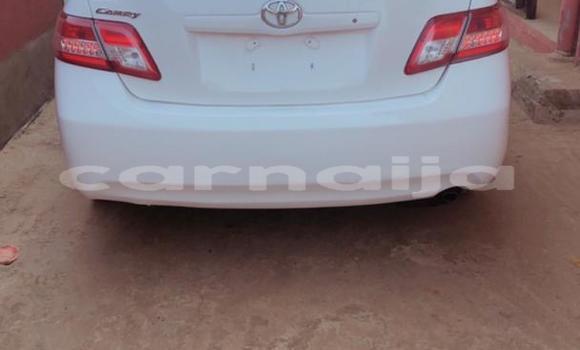 Acheter Occasion Voiture Toyota Camry Blanc à Lagos, État de Lagos Acheter Occasion Voiture Toyota Camry Blanc à Lagos, État de Lagos