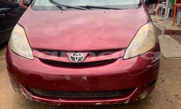 Acheter Occasion Voiture Toyota Sienna Rouge à Lagos, État de Lagos Acheter Occasion Voiture Toyota Sienna Rouge à Lagos, État de Lagos
