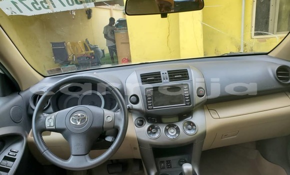 Acheter Occasion Voiture Toyota RAV4 Blanc à Lagos, État de Lagos Acheter Occasion Voiture Toyota RAV4 Blanc à Lagos, État de Lagos