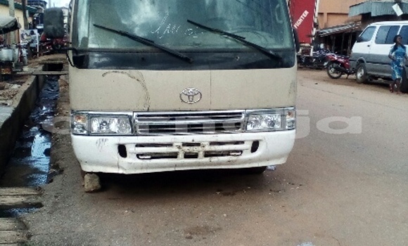 Acheter Occasion Voiture Toyota Coaster Blanc à Lagos, État de Lagos Acheter Occasion Voiture Toyota Coaster Blanc à Lagos, État de Lagos