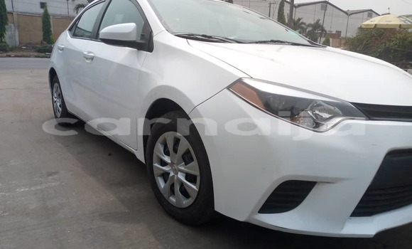 Buy Used Toyota Corolla White Car in Ipokia in Ogun State
