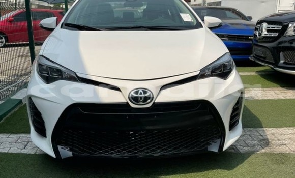 Buy Used Toyota Corolla White Car in Ipokia in Ogun State