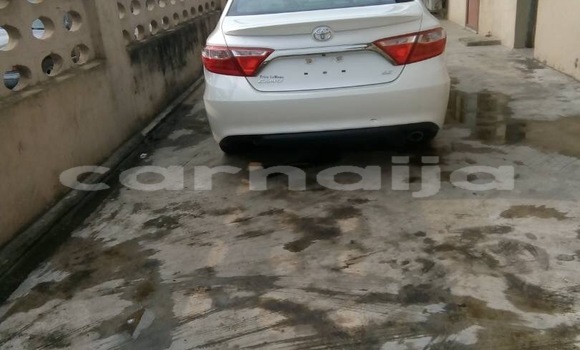 Acheter Occasion Voiture Toyota Camry Blanc à Lagos, État de Lagos Acheter Occasion Voiture Toyota Camry Blanc à Lagos, État de Lagos
