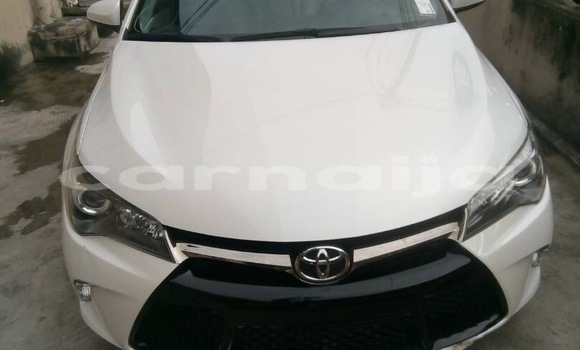 Acheter Occasion Voiture Toyota Camry Blanc à Lagos, État de Lagos Acheter Occasion Voiture Toyota Camry Blanc à Lagos, État de Lagos
