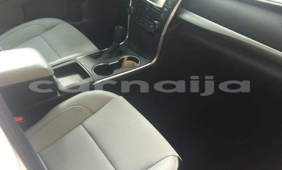 Acheter Occasion Voiture Toyota Camry Blanc à Lagos, État de Lagos Acheter Occasion Voiture Toyota Camry Blanc à Lagos, État de Lagos