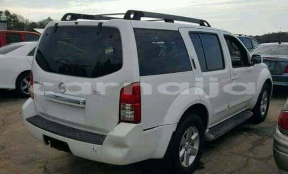 Buy Import Nissan Pathfinder White Car in Daura in Katsina Buy Import Nissan Pathfinder White Car in Daura in Katsina