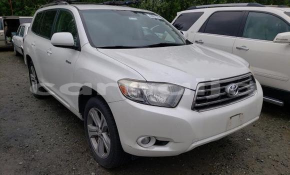 Buy New Toyota Highlander White Car in Badagry in Lagos State