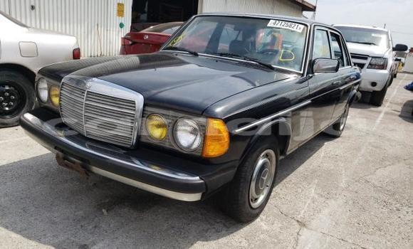 Acheter Neuf Voiture Mercedes-Benz 270D Noir à Badagry, État de Lagos Acheter Neuf Voiture Mercedes-Benz 270D Noir à Badagry, État de Lagos