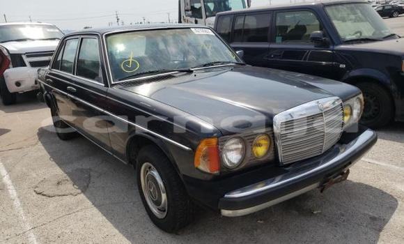Acheter Neuf Voiture Mercedes-Benz 270D Noir à Badagry, État de Lagos Acheter Neuf Voiture Mercedes-Benz 270D Noir à Badagry, État de Lagos