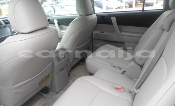 Buy Import Toyota Highlander Silver Car in Daura in Katsina Buy Import Toyota Highlander Silver Car in Daura in Katsina