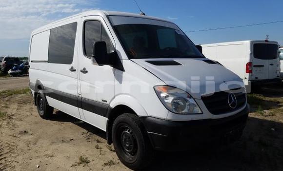 Buy New Mercedes-Benz Esprit White Car in Badagry in Lagos State Buy New Mercedes-Benz Esprit White Car in Badagry in Lagos State