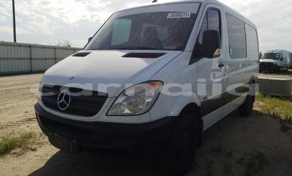 Buy New Mercedes-Benz Esprit White Car in Badagry in Lagos State Buy New Mercedes-Benz Esprit White Car in Badagry in Lagos State