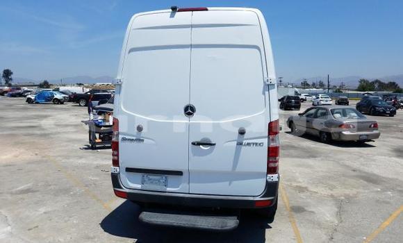 Acheter Neuf Voiture Mercedes-Benz Esprit Blanc à Badagry, État de Lagos Acheter Neuf Voiture Mercedes-Benz Esprit Blanc à Badagry, État de Lagos