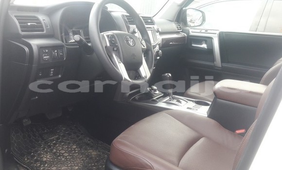 Acheter Import Voiture Toyota 4Runner Blanc à Lagos, État de Lagos Acheter Import Voiture Toyota 4Runner Blanc à Lagos, État de Lagos