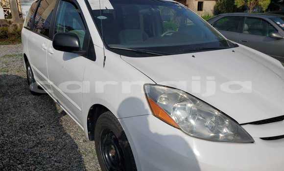 Buy Import Toyota Sienna White Car in Ilorin in Kwara State Buy Import Toyota Sienna White Car in Ilorin in Kwara State