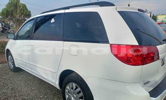 Buy Import Toyota Sienna White Car in Ilorin in Kwara State Buy Import Toyota Sienna White Car in Ilorin in Kwara State