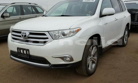 Buy New Toyota Highlander White Car in Badagry in Lagos State Buy New Toyota Highlander White Car in Badagry in Lagos State