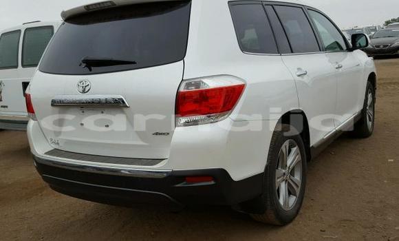 Buy New Toyota Highlander White Car in Badagry in Lagos State Buy New Toyota Highlander White Car in Badagry in Lagos State