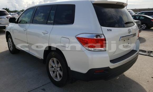Buy New Toyota Highlander White Car in Badagry in Lagos State Buy New Toyota Highlander White Car in Badagry in Lagos State