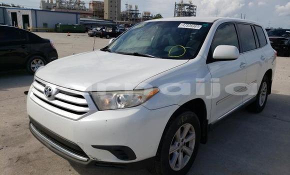 Buy New Toyota Highlander White Car in Badagry in Lagos State Buy New Toyota Highlander White Car in Badagry in Lagos State