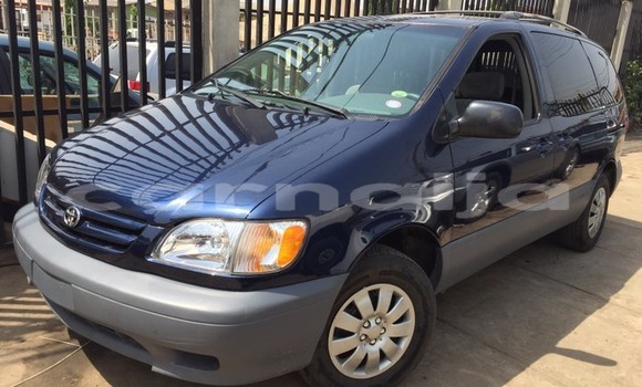 Buy Used Toyota Sienna Blue Car in Benin City in Edo