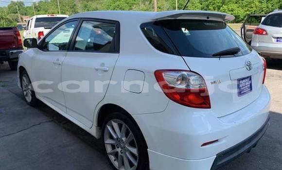 Buy Used Toyota Matrix White Car in Abuja in Lagos State Buy Used Toyota Matrix White Car in Abuja in Lagos State