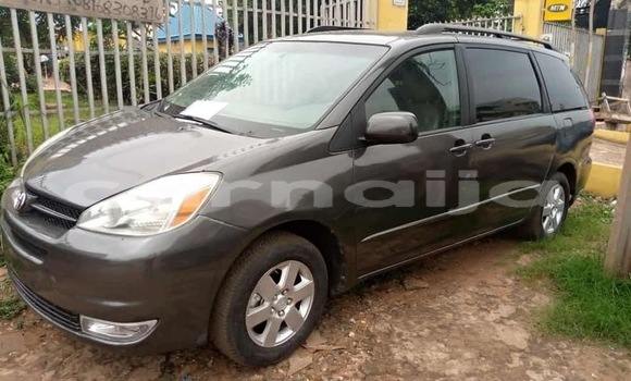 Buy Used Toyota Sienna Beige Car in Benin in Edo Buy Used Toyota Sienna Beige Car in Benin in Edo
