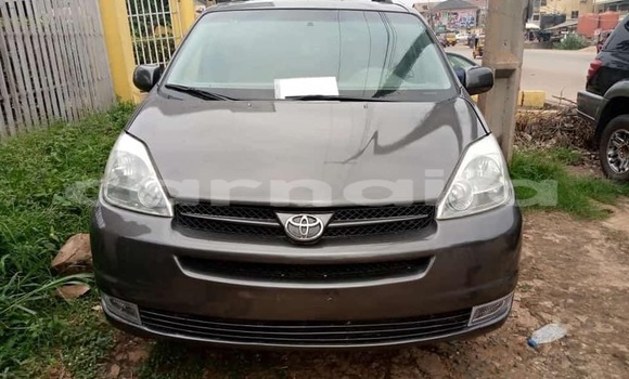 Acheter Occasion Voiture Toyota Sienna Beige à Bénin, Edo Acheter Occasion Voiture Toyota Sienna Beige à Bénin, Edo