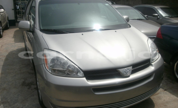 Acheter Occasion Voiture Toyota Sienna Gris à Ikeja, État de Lagos