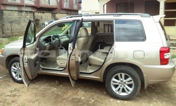 Acheter Occasion Voiture Toyota Highlander Beige à Daura, Katsina Acheter Occasion Voiture Toyota Highlander Beige à Daura, Katsina