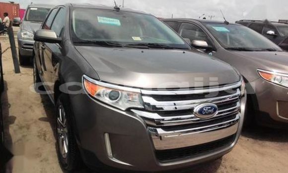 Acheter Occasion Voiture Ford Explorer Beige à Lagos, État de Lagos Acheter Occasion Voiture Ford Explorer Beige à Lagos, État de Lagos