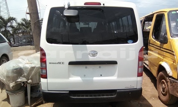 Acheter Import Voiture Toyota Hiace Blanc à Abakaliki, État d'Ebonyi Acheter Import Voiture Toyota Hiace Blanc à Abakaliki, État d'Ebonyi