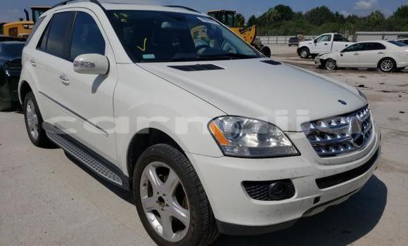 Acheter Neuf Voiture Mercedes-Benz ML–Class Blanc à Lagos, État de Lagos