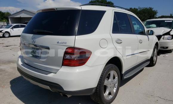 Acheter Neuf Voiture Mercedes-Benz ML–Class Blanc à Lagos, État de Lagos Acheter Neuf Voiture Mercedes-Benz ML–Class Blanc à Lagos, État de Lagos