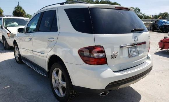 Acheter Neuf Voiture Mercedes-Benz ML–Class Blanc à Lagos, État de Lagos Acheter Neuf Voiture Mercedes-Benz ML–Class Blanc à Lagos, État de Lagos