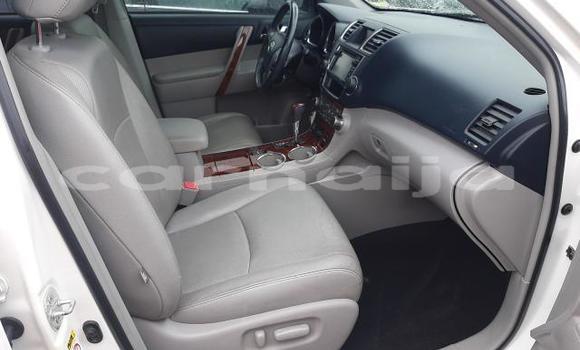 Buy Import Toyota Highlander White Car in Lagos in Lagos State Buy Import Toyota Highlander White Car in Lagos in Lagos State