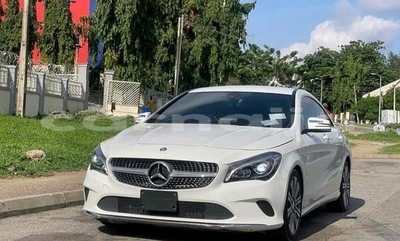 Acheter Import Voiture Mercedes-Benz CLS250 Blanc à Ipokia, État d'Ogun Acheter Import Voiture Mercedes-Benz CLS250 Blanc à Ipokia, État d'Ogun