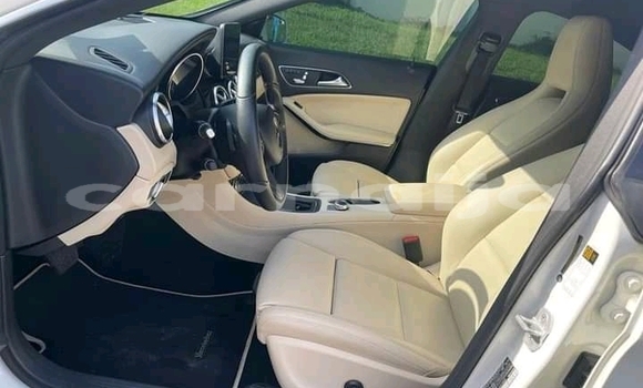 Acheter Import Voiture Mercedes-Benz CLS250 Blanc à Ipokia, État d'Ogun Acheter Import Voiture Mercedes-Benz CLS250 Blanc à Ipokia, État d'Ogun