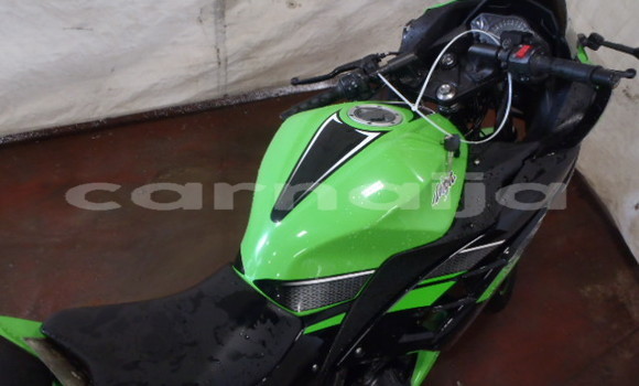 Acheter Import Moto Kawasaki ZR-X Autre à Ipokia, État d'Ogun