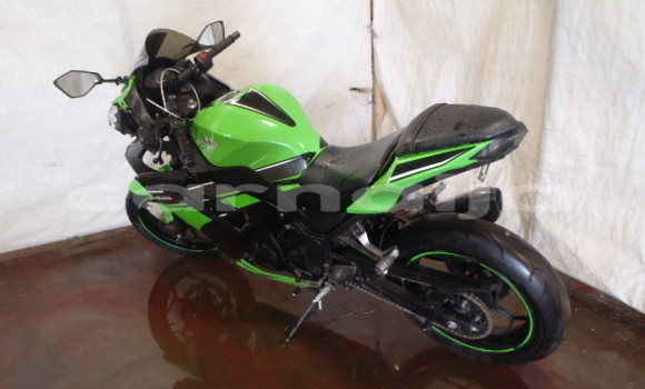 Acheter Import Moto Kawasaki ZR-X Autre à Ipokia, État d'Ogun Acheter Import Moto Kawasaki ZR-X Autre à Ipokia, État d'Ogun