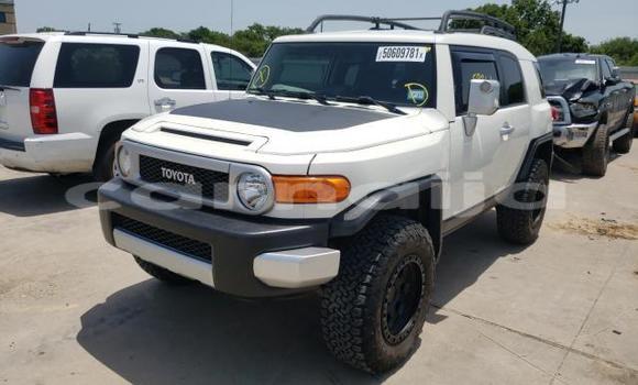 Buy New Toyota FJ Cruiser White Car in Badagry in Lagos State Buy New Toyota FJ Cruiser White Car in Badagry in Lagos State