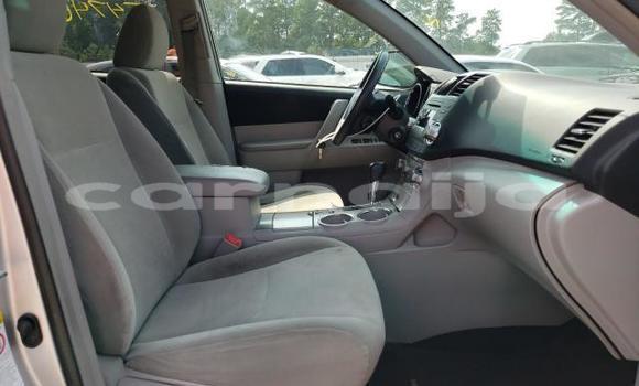 Buy New Toyota Highlander Silver Car in Badagry in Lagos State Buy New Toyota Highlander Silver Car in Badagry in Lagos State