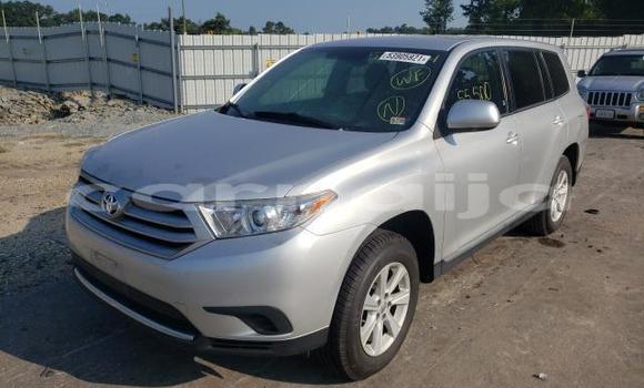 Buy New Toyota Highlander Silver Car in Badagry in Lagos State Buy New Toyota Highlander Silver Car in Badagry in Lagos State