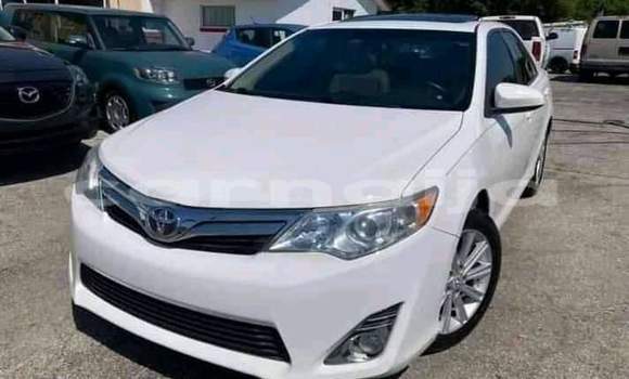 Acheter Occasion Voiture Toyota Camry Blanc à Afuze, Edo